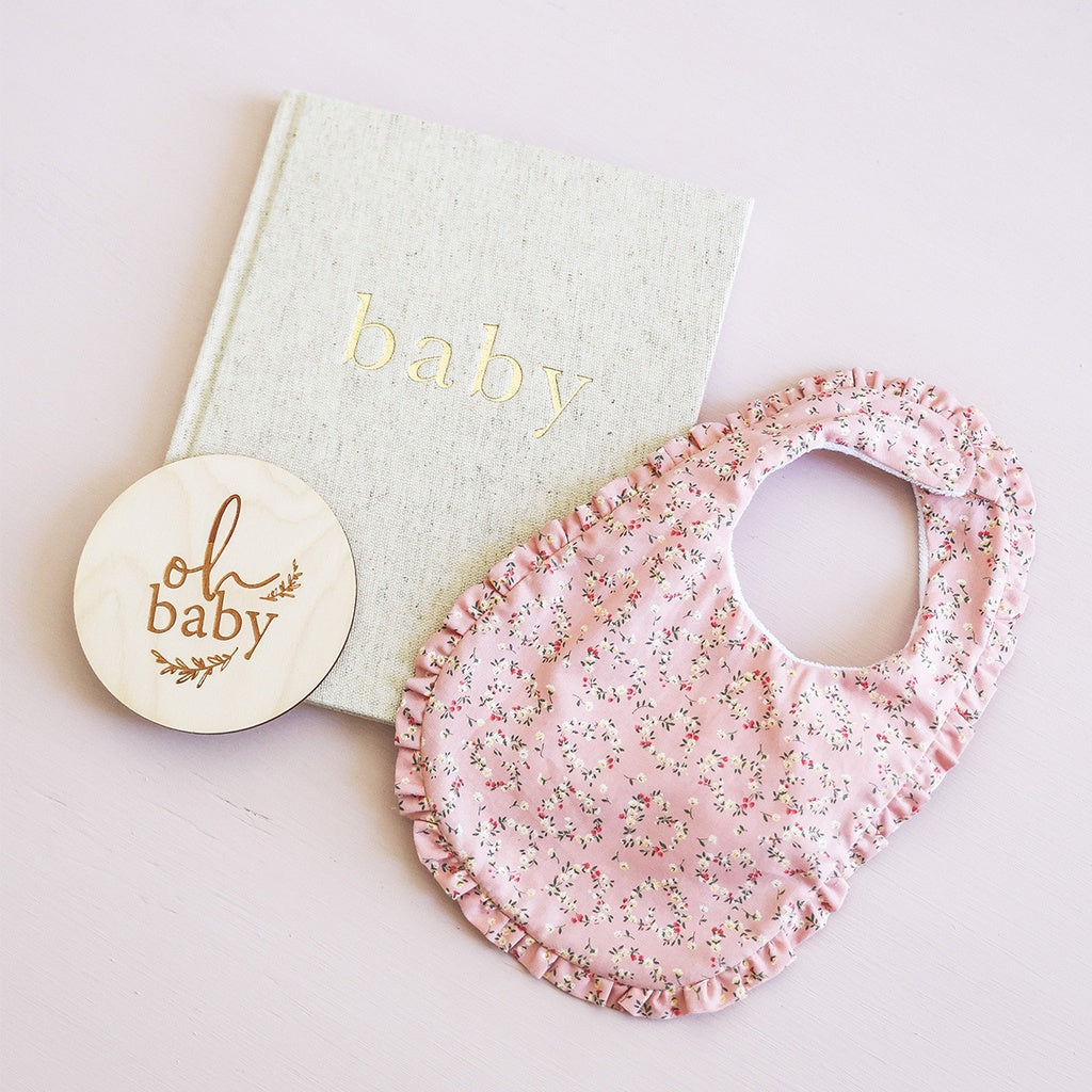 Ruffle Edge Bib Posy Heart